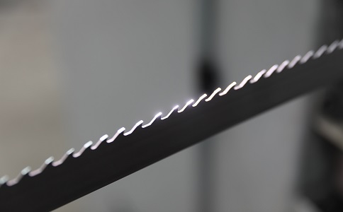 新乡双金属带锯条产生切削噪音的原因具体有哪些？